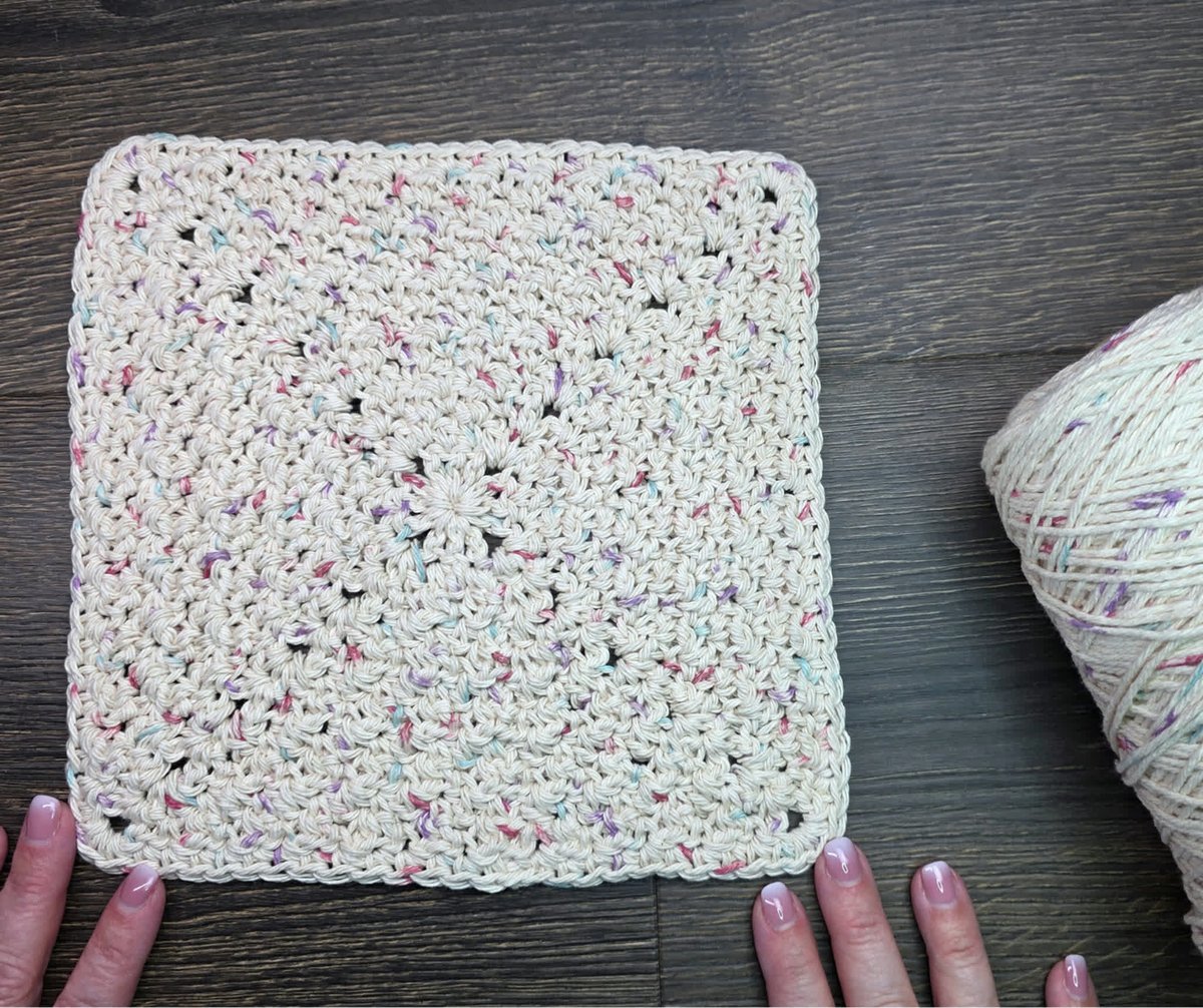 OombawkaDesign's tweet image. Crochet a classic square dishcloth worked from the center out using an easy 2-round repeat. Free pattern with photos on my site.
#crochetpattern #dishcloth #freecrochetpattern

oombawkadesigncrochet.com/basic-kitchen-…