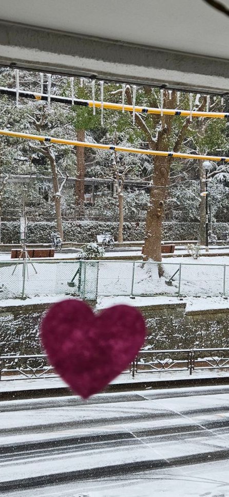 今週末はいよいよバレンタイン本番❤🍫
今日も寒いですがスタッフ一同元気にお待ちしています🐥🔴昨日の店頭風景を一枚📸東京でも氷柱見れました⛄❄️#デカダンス #茗荷谷 #麻布 #白金 #ValentinesDay #ValentinesWeek #ビューティー