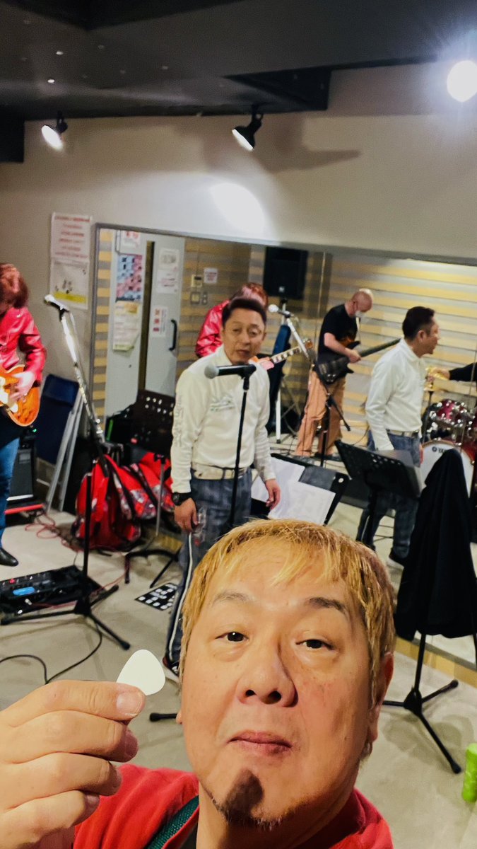 rsroger555's tweet image. RADIO  SHOP LIVE 2026"R60"
いよいよ明日‼️
最後のお願いでございますwww
沢山のご来場、ご声援をどうぞ宜しくお願い致します
現場からは以上ですぅ〜
#radioshop #r60 #v
