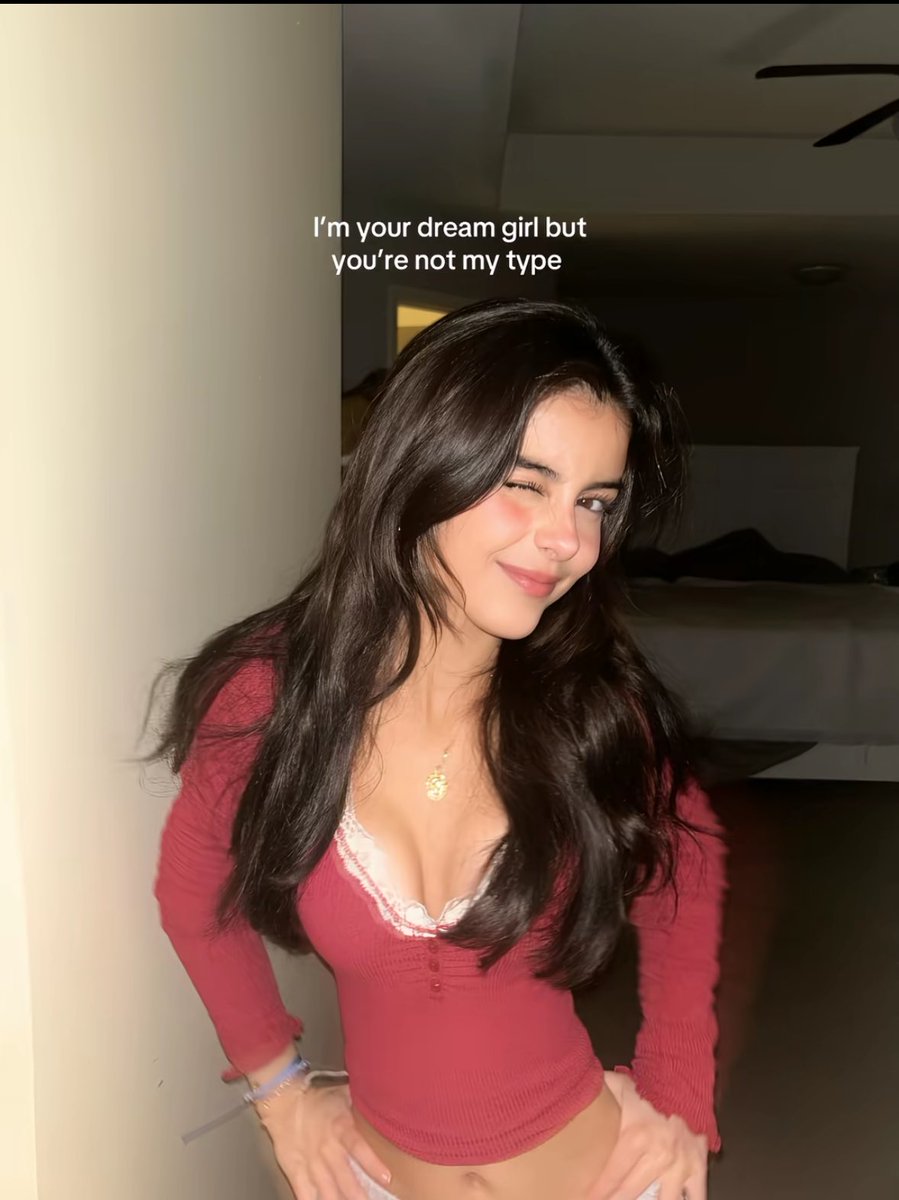 في بنت بالسعوديه في لفل جمالها ولا ترا بروح لها اسبانيا 💔