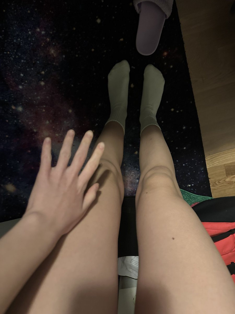 Isaamira5's tweet image. Thigh gap?