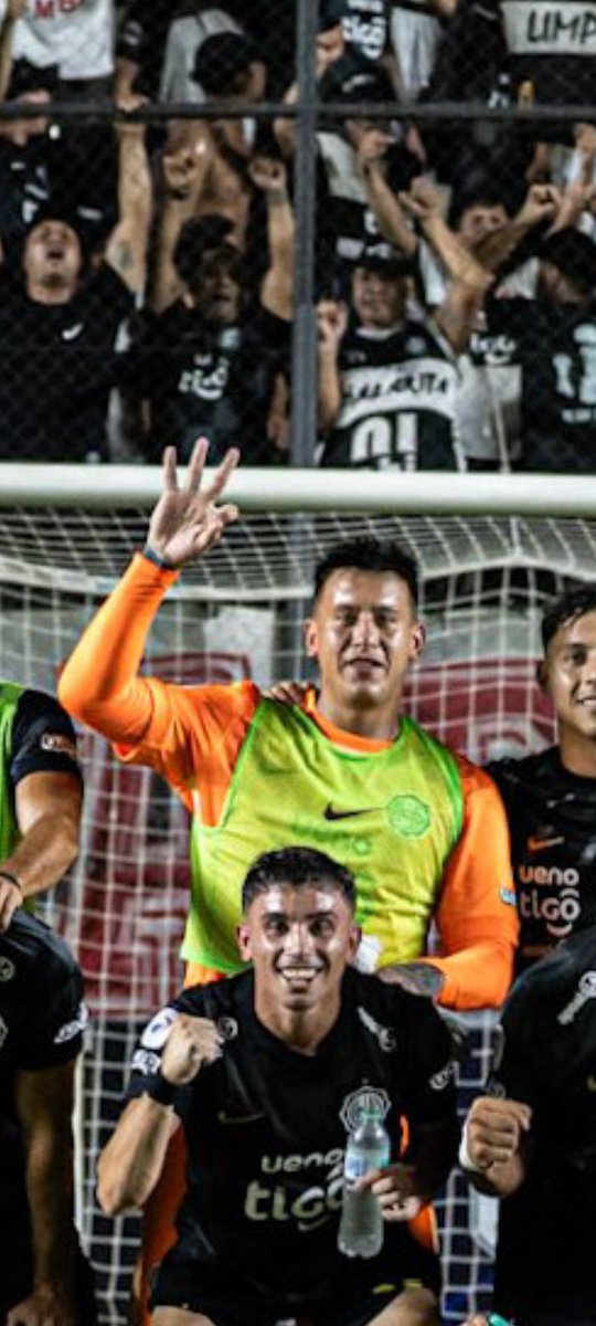 chupecrack's tweet photo. @elClubOlimpia Lentinely nos representa, y pide titularidad 🖤🤍🖤🤍🖤🤍🖤 https://t.co/3wk1Ho3xyz