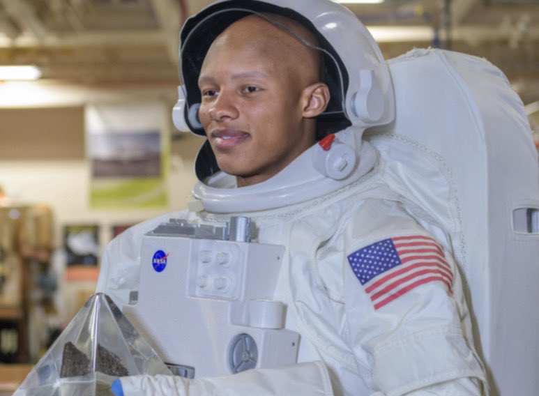 CHANNEL TN tweet media