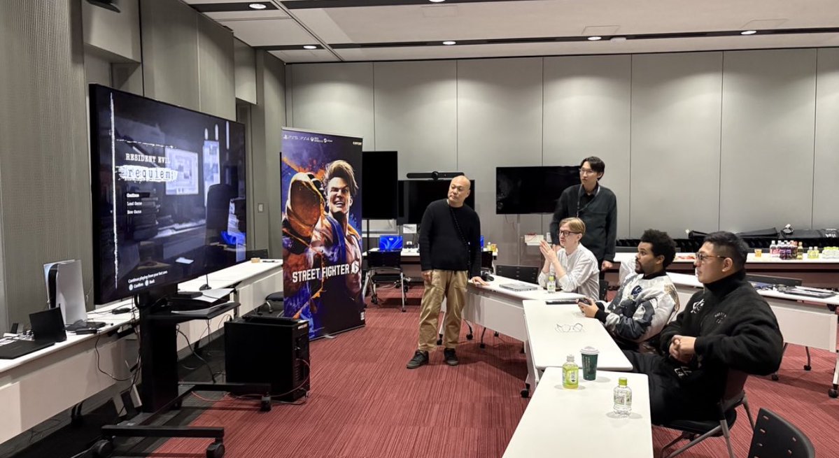 IS THAT ABEL PLAYING RESIDENT EVIL 9 WHAT THE HELL