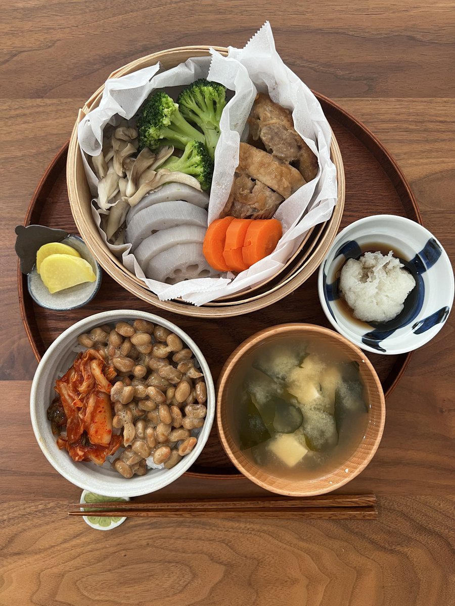 uchan_gohan's tweet photo. 私の為のランチ𓌉𓇋 

鶏の照り焼き(作り置き)
蒸し野菜
納豆ご飯
豆腐のお味噌汁

 #おうちごはん  #lunch  #ダイエット https://t.co/Bof5SFxyjf