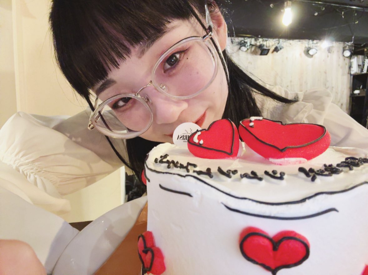 ちなみにお社長がくれたケーキ、私の名前入ってなかったので間違いの