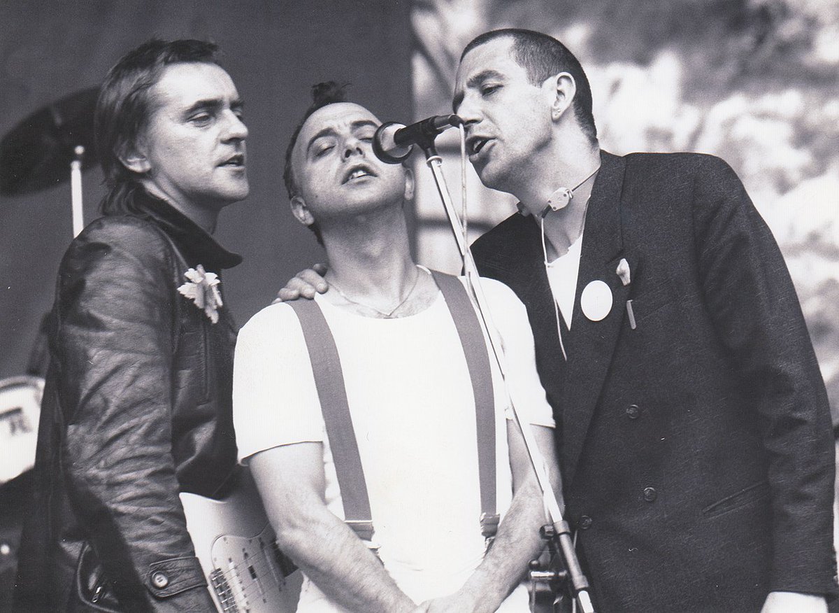 BesserwisserK's tweet image. 9. Februar 1982 - Trio veröffentlicht "Da Da Da"
Am 9. Februar 1982 veröffentlichte die Band Trio ihr wohl bekanntestes Lied: “Da Da Da (Ich lieb' dich nicht, du liebst mich nicht)”.
#Dadada #Musik #NeueDeutscheWelle #Trio #Veröffentlichung
besserwisser-kalender.de/2026/02/09/9-f…