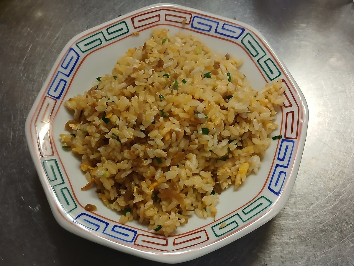 先ほど病院の検査が終り問題ないとの事でしたので本日は１７時の夜営業からよろしくお願いします✨
由比倉沢からも地魚仕入れましたよ🐟
皆様のご来店お待ちしております😊
由比産太刀魚を使った料理などがお通しになります🥢