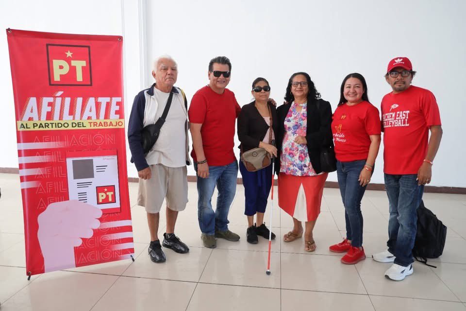 En_Linea_Medios's tweet photo. El PT Salina Cruz se fortalece con Daniel Mendez Sosa.

En asamblea  este Domingo se refrendó el trabajo a favor del @PTnacionalMX  en el Estado de Oaxaca con una intensa campaña de   afiliación a favor del partido cien por ciento Obradorista

@BenjaminRoblesM  @PT_Oaxaca https://t.co/YAXCPFDGUb