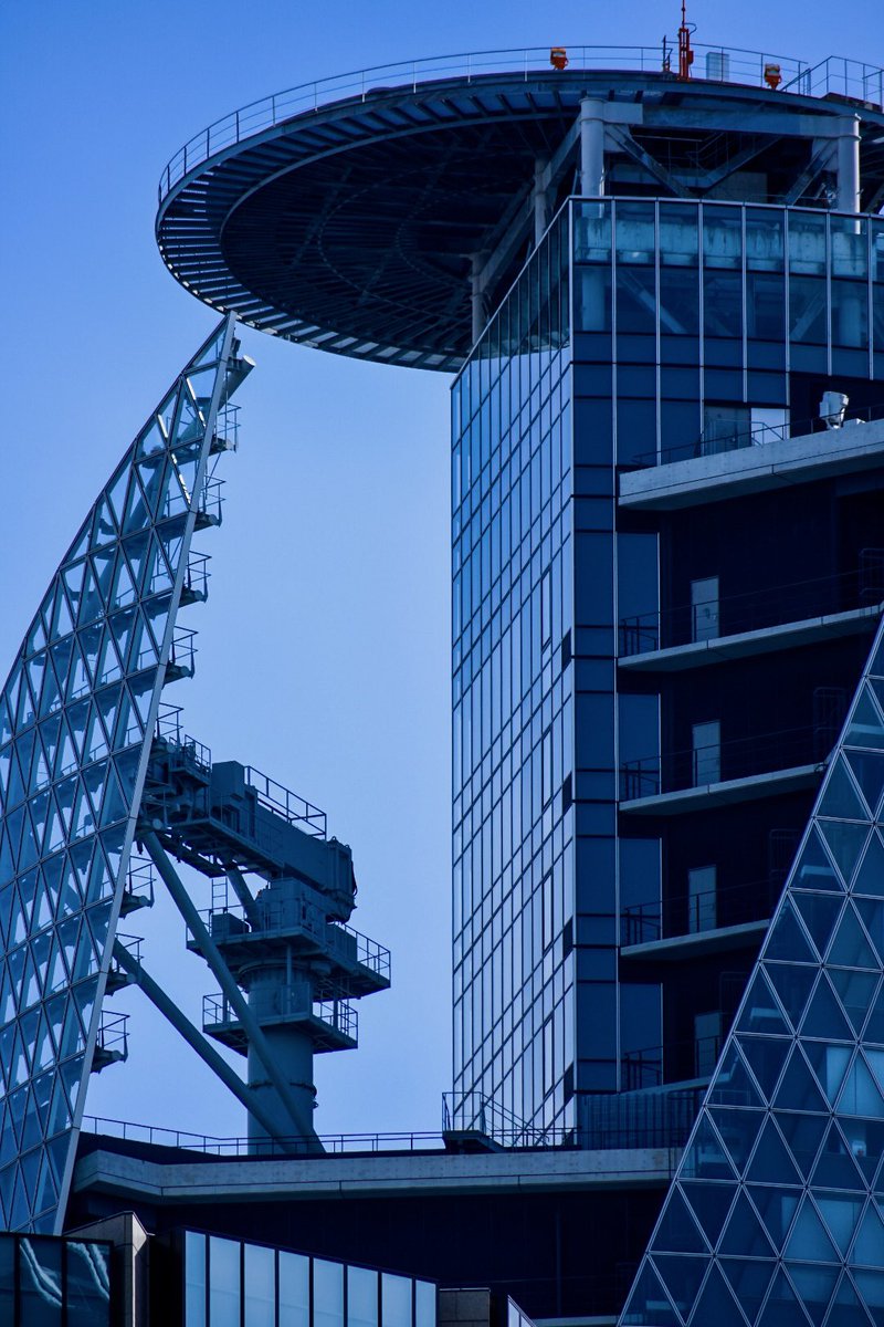 f40_photo tweet media