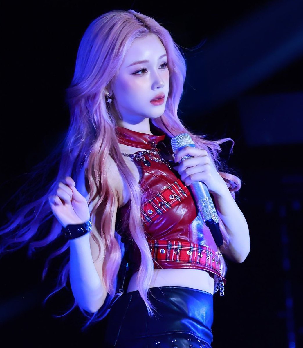 Pre-Idol.                                          Pro-Idol.