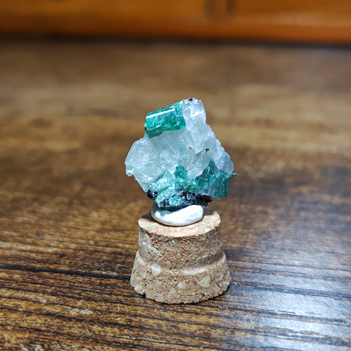 めちゃくちゃ綺麗なるエメラルド原石をお迎えしました