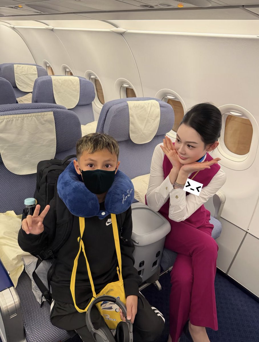 北京南航空乘 冉冉↫ tweet media