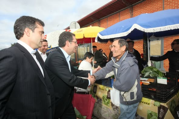 PRESS_ALGARVE's tweet photo. SEGURO VENCEU - ANTÓNIO JOSÉ NÃO ESQUEÇA O ALGARVE-Agora Não esqueça Faro e suas Ilhas, no Algarve, que Tanto Dá aos cofres do Nosso País e Recebe Tão Pouco-Quando Recebe, São as Sobras dos Outros! Ilhas - também existentes em Faro quando nos visitou, agora e há anos em Olhão! https://t.co/SudYvVebhJ