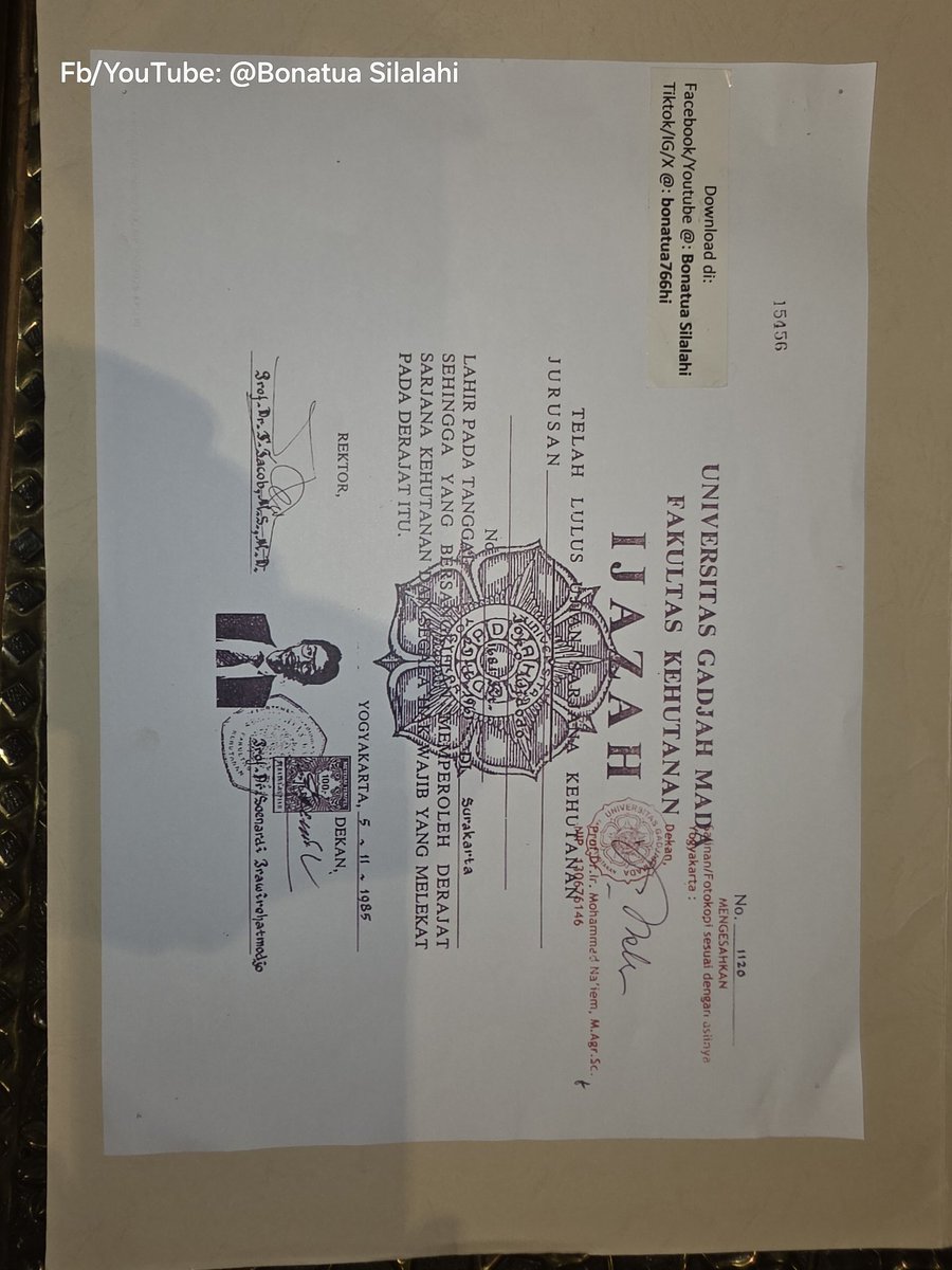 Salinan Ijazah terlegalisir yang dipakai Calon Presiden di Pilpres 2014 (Leges Merah) dan 2019 (Leges Biru).