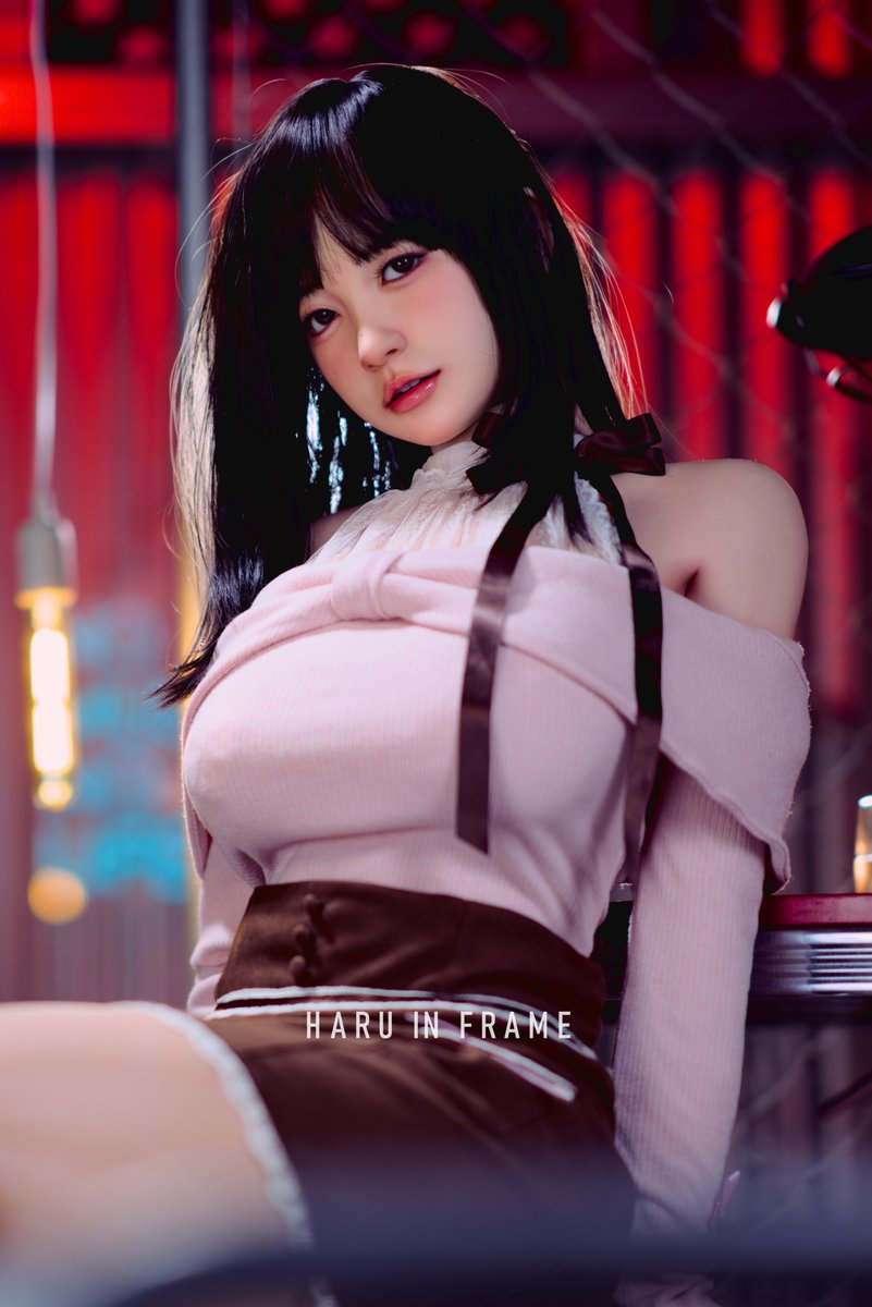 haruharutubo's tweet image. 🦋水が手を離れないとき、私は🦋
🕊️結衣 第1部「水音だけが仕事を続ける夜」

湯気が薄れていく夜。
水だけが、同じリズムで落ち続ける。
物語はリプライに綴りました。

Created in collaboration with Irontechdoll.
With gratitude to everyone who supports my work.
Irontechdoll 158T A5 ROS MAX…