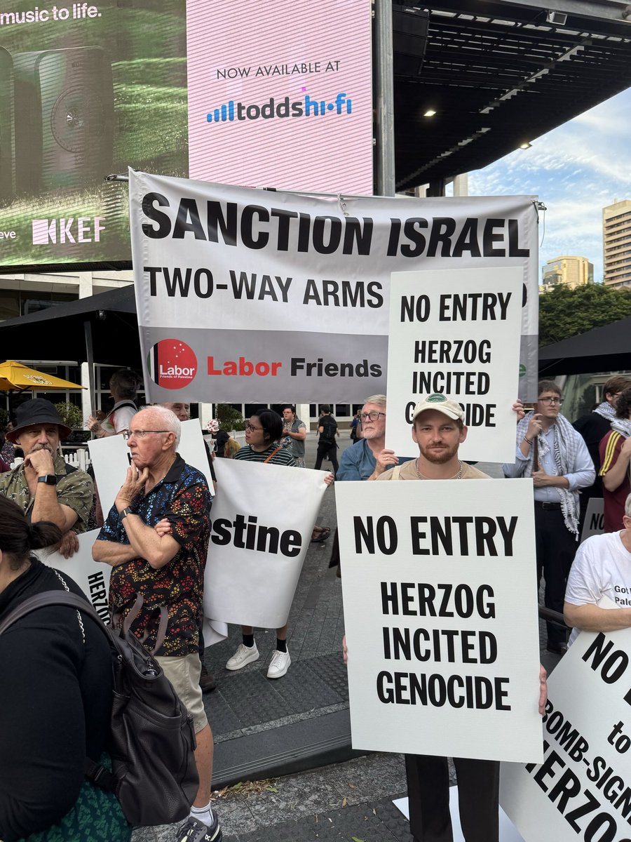 Proud to be with our comrades in Labor Friends of Palestine to protest the visit of Herzog.