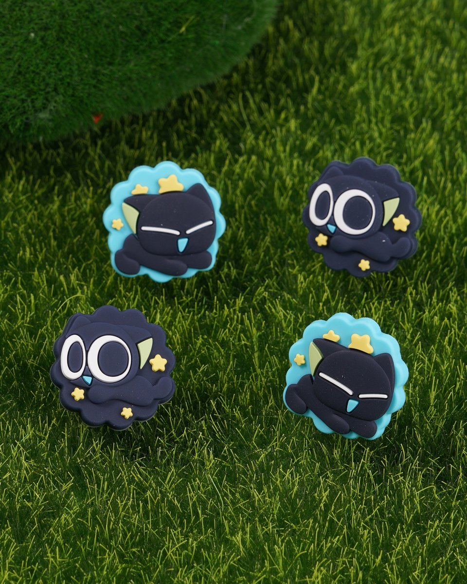 ☁️🌙 入荷しました 🌙☁️
NS2対応羅小黒「雲間星夢」ジョイスティックカバー 🎮🐾

ふわっとした雲の世界観×羅小黒の癒しデザイン。
毎日のゲーム時間が、ちょっと特別に✨
推し活にも、プレゼントにもおすすめです🎁
在庫限りとなりますのでお見逃しなく！
リンク：amazon.co.jp/dp/B0GGB6W9T5

#極想