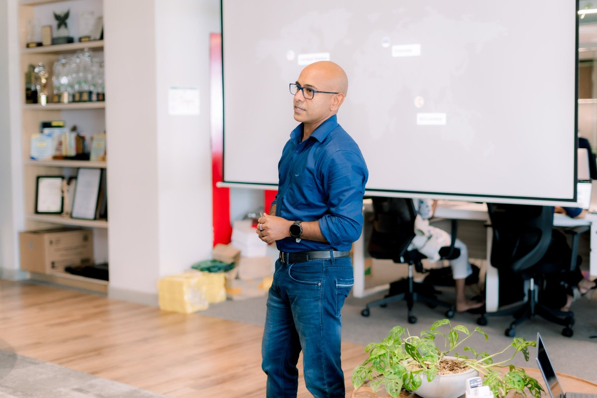 rootcode_io's tweet photo. W hosted a group of final year undergraduates from  SLIIT at Rootcode HQ. Through sessions covering fields of engineering, product &amp; AI, students got an inside look into what we do at Rootcode, and insights into industry expectations &amp; skills needed to excel in the #tech industry https://t.co/JsUmP1k0Yt