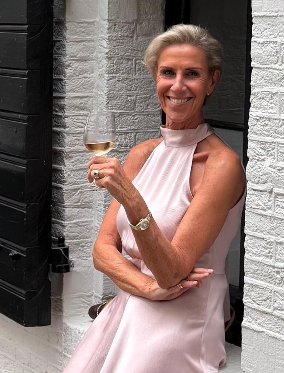 Over50AndSassy (@ffyonamoon) on Twitter photo 