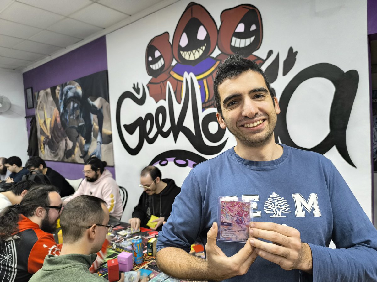 GeekLogía ◬ tweet media