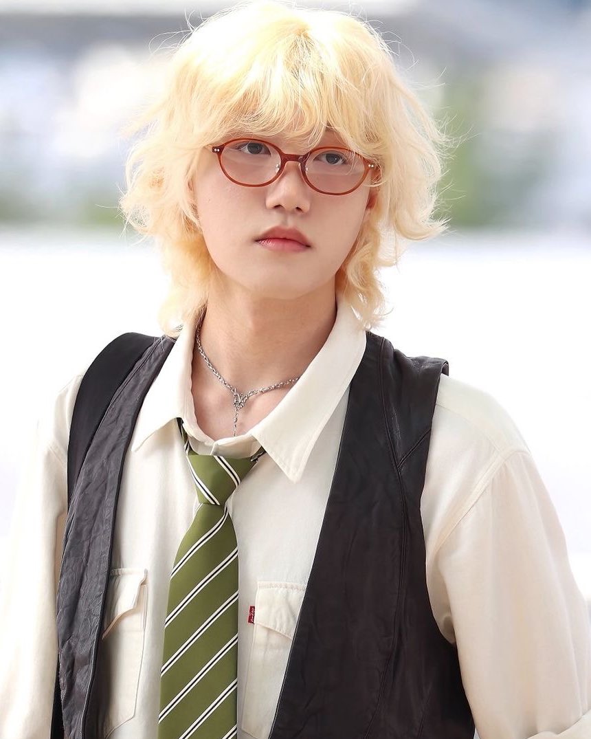 2heollis's tweet image. user 2heollis bias line! i like them pretty