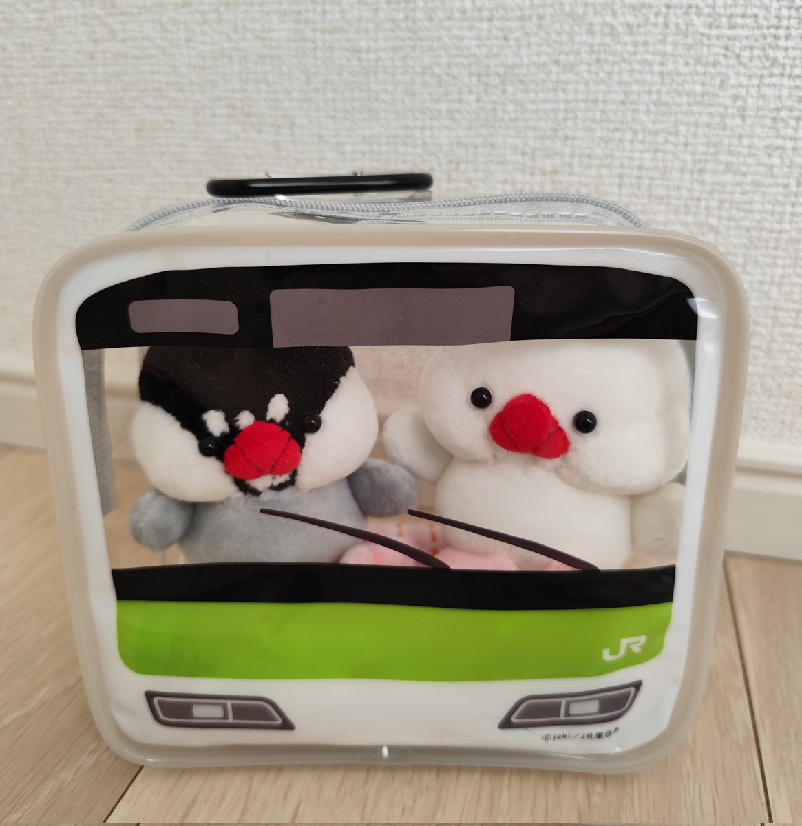 キャンドゥに文鳥のお雛祭りグッズを探しに行ったら可愛いポーチも見つけて、ぷくぬいのお出かけ用になりました👜