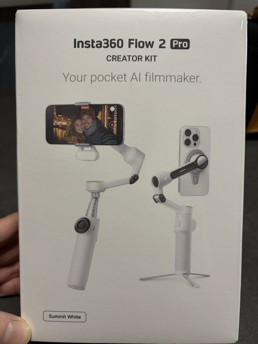 Image for the Tweet beginning: 今日は息抜きの買い物❗️

・出先で衝動買い😂
仕事への投資と思って思い切って購入❗️

先日他の物を紹介してもらったのに
結局これを買ってしまった･･･。

InstagramもYouTube撮影も
使えるから
投資以上に稼げるように
頑張って働こう❗️

 #デイトラ
 #インスタ運用代行
 #動画編集 