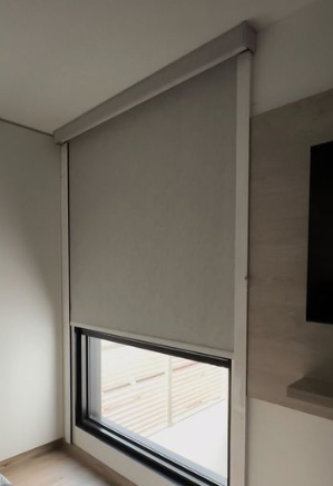 PersivenIberica's tweet image. Protección solar eficiente en formato minimalista.
• Mecanismo mini
• Control solar eficaz
• Acabado discreto
• Tejidos resistentes
• Fácil operación
Consulta opciones de tejidos.
 #MicroEnrollables #ControlSolar #ArquitecturaInterior #PersivénIberica