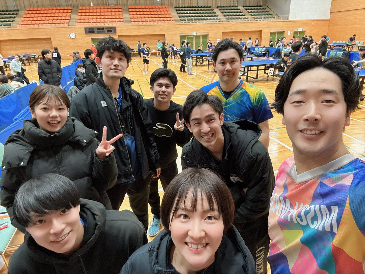 MISCHMASCHOSAKA's tweet photo. 再来週に世界選手権の選考会に向けて前哨戦となる新年1発目の羽曳野クラブリーグは
1年振りの試合と語る神選手を召喚するも、推定100kgのレッグウォーマーと、助っ人外国人各務選手の代わりに堀本が出場する事になった事が痛手となり王座陥落。
悔しいので前回12月の優勝集合写真も掲載しておきます。 https://t.co/TUCZtHRu7m