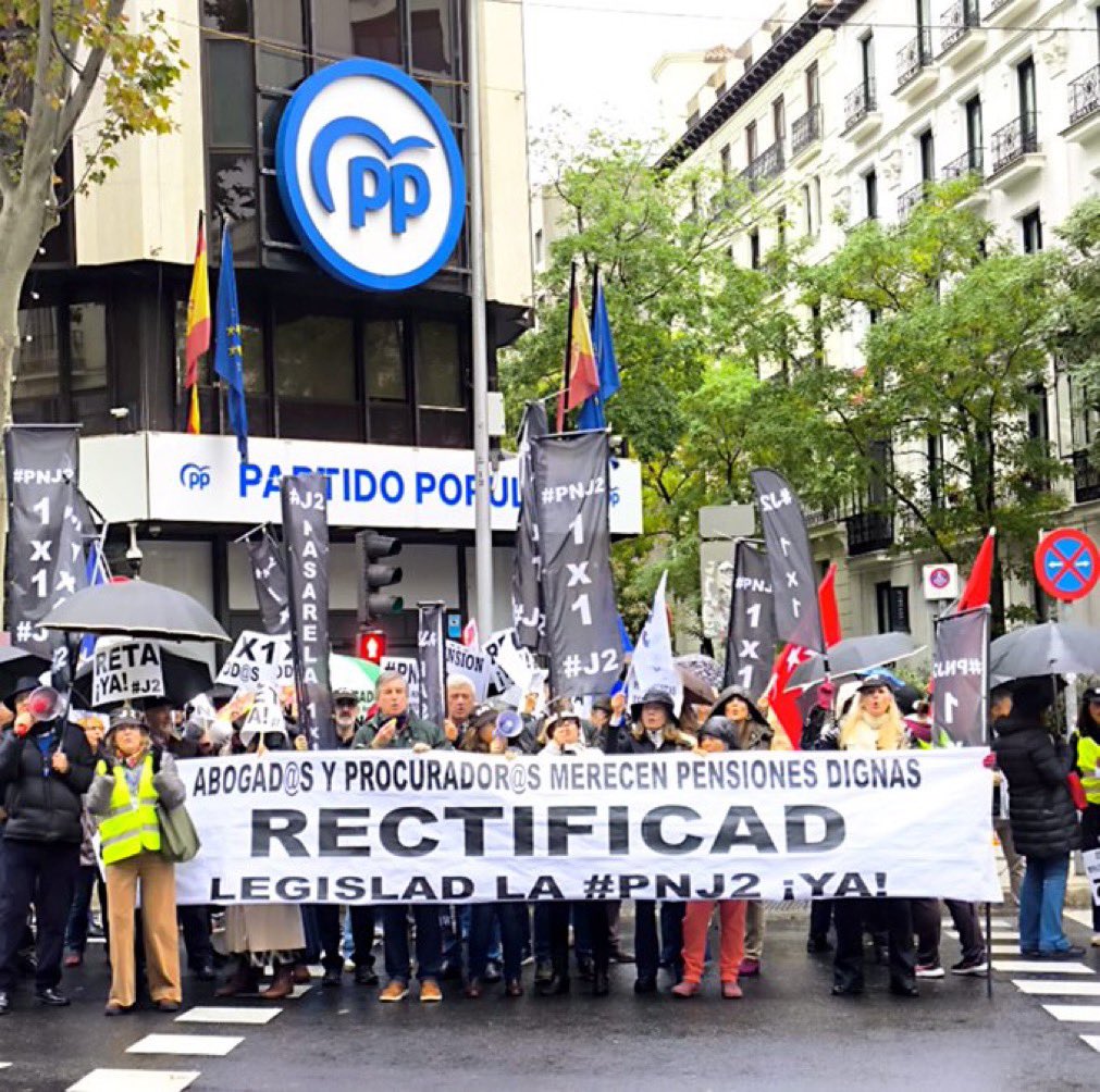 Los compañeros d <a href="/J2_Madrid/">Movimiento #J2 Madrid</a> este mes d febrero cumplen un año con sus reivindicaciones semanales.
No les ha importado habilitar un fin d semana para organizar piquetes 
Lo hicimos en Sol y lo hicimos con el piquete itinerante Génova-Ferraz
Esto si es habilitar para trabajar