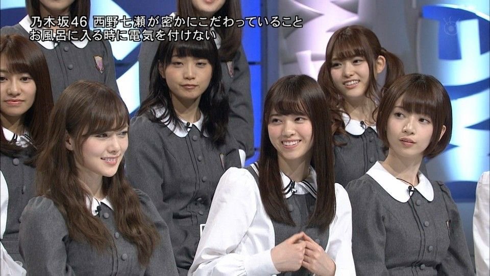 00yns__'s tweet image. 「命は美しい」くらいのいい子ちゃん制服みたいな〜 白の丸襟とくるみボタンが可愛い……