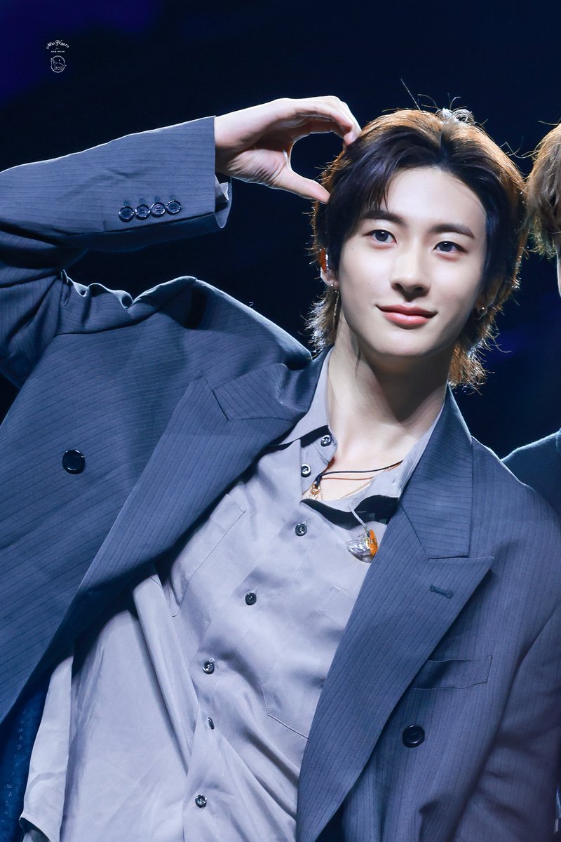 260208

🐶                                                  🐻

#앤톤 #ANTON