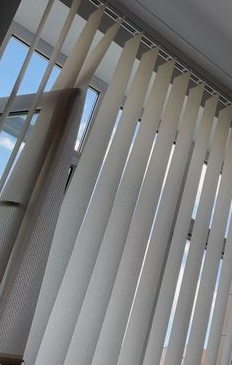 PersivenIberica's tweet image. Control solar eficiente para grandes superficies.
Líneas limpias, orientación precisa de la luz y alto rendimiento profesional.
#CortinasVerticales #ControlSolar #EspaciosProfesionales #Arquitectura #PersivenIberica