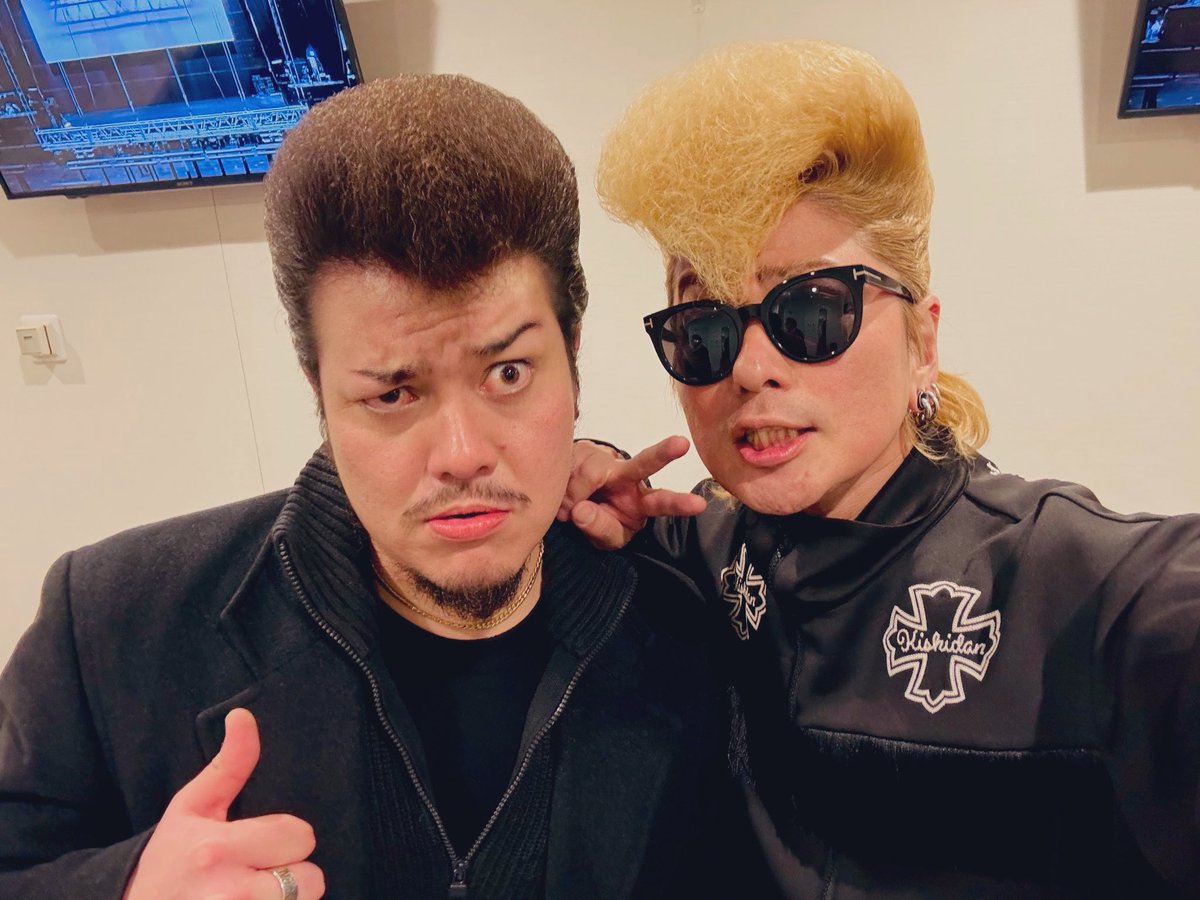 あのミラーボールみたいに、

明るくて真ん丸なお月さんに

憧れただけサ。