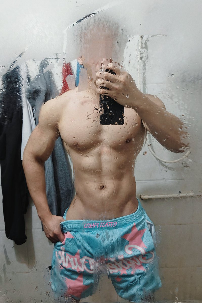 It'scomplicated tweet media