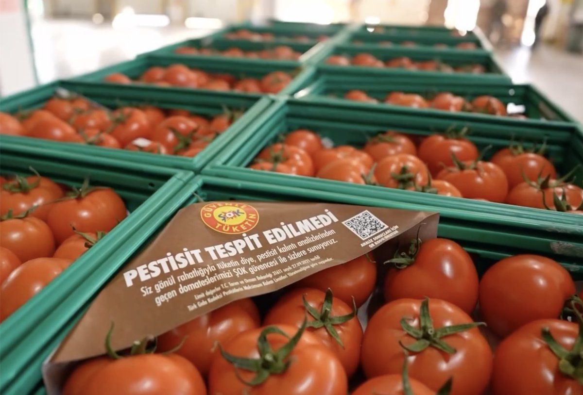 Şok Marketler A.Ş., geçtiğimiz hafta yapılan pestisit yayınları sonrasında Gıda Dedektifi yöneticisi Musa Özsoy aleyhine, "haksız rekabet" suçu isnatıyla Asliye Ticaret Mahkemesi'nde dava açtı.
Yayınlar sonrasında Şok marketlerin biberlerde AB'de onaylı olmayan pestisit ile