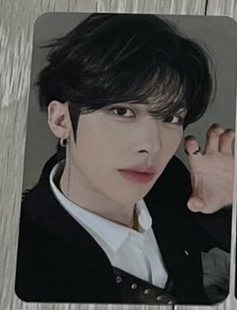 거래 tweet media