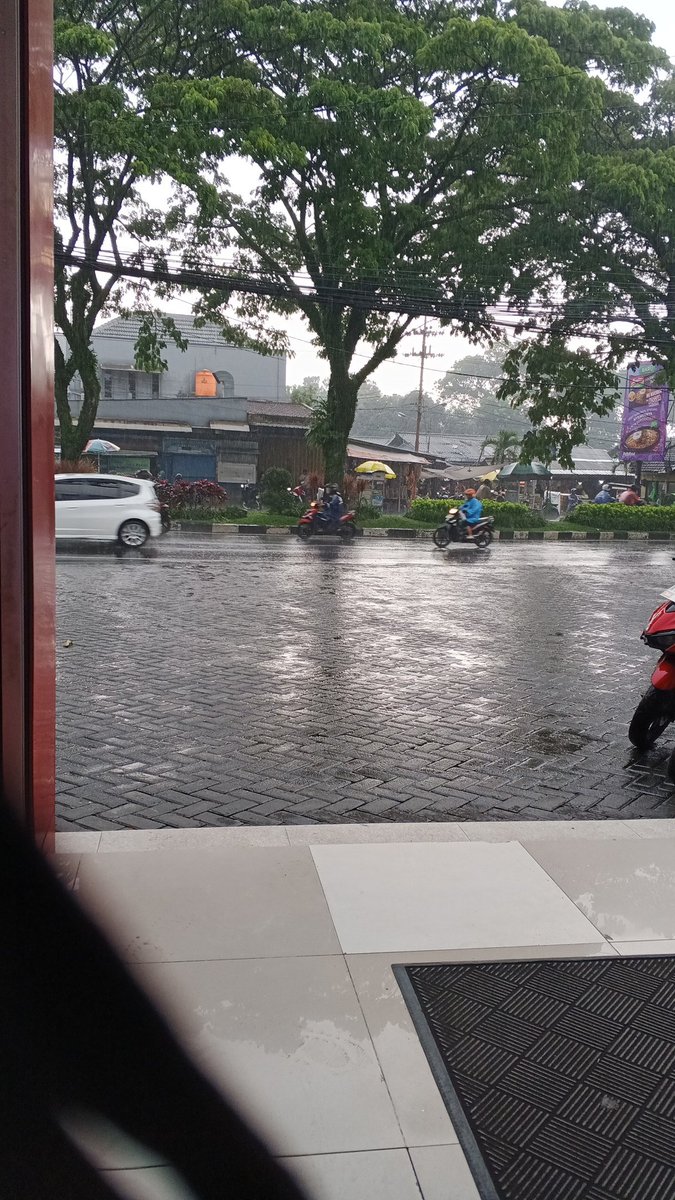 Nugroho_Pram's tweet photo. @ANSRMD @yusufgunawan @infomalang Pasar Blimbing deres https://t.co/3eewJEODyp