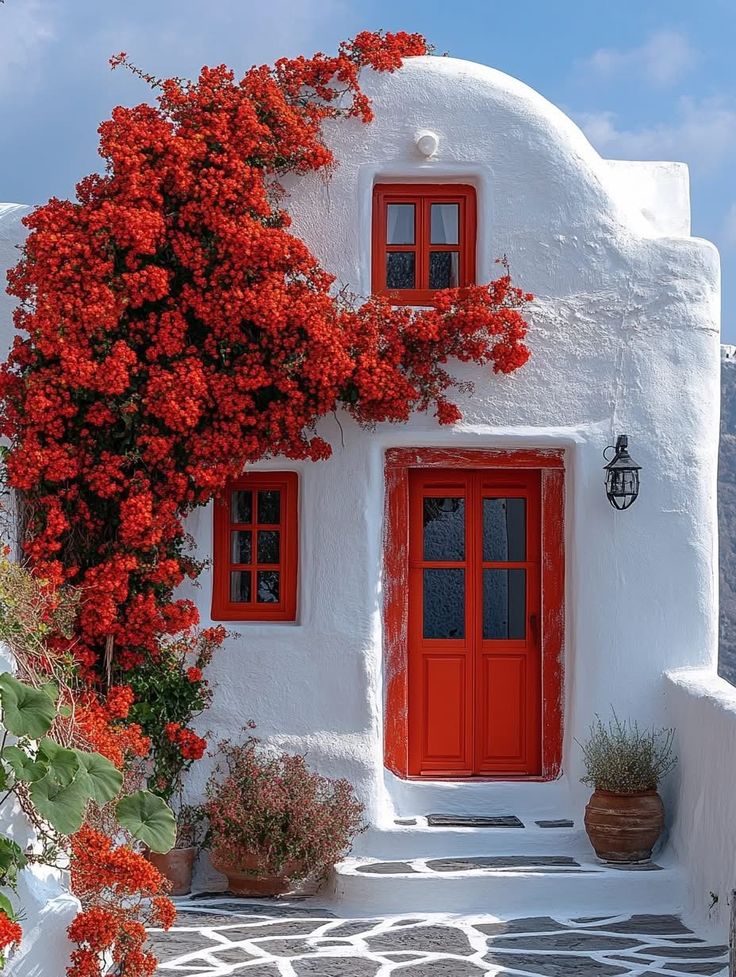 Bazen insan “ben iyiyim” dediğinde,
gözlerinin içine bakıp
“iyi değilsin… biliyorum”
diyecek birine çok ihtiyaç duyar.

#Günaydın #Pazartesi