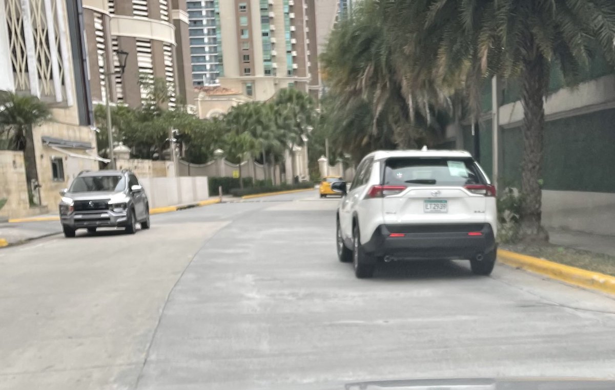 ⁦<a href="/ATTTPanama/">Autoridad del Tránsito</a>⁩ ⁦<a href="/Mayer/">Mayer Mizrachi</a>⁩ ⁦<a href="/Panamaalcaldia/">Alcaldía de Panamá</a>⁩ ⁦<a href="/JelouTVN/">Jelou</a>⁩ ⁦<a href="/TraficoCPanama/">Tráfico Panamá</a>⁩ ⁦<a href="/tvnnoticias/">TVN Noticias</a>⁩ A estos abusadores que se paran en la calle punta Chiriquí de Punta Pacífica, necesitamos multas y vigilancia todos los días a toda hora