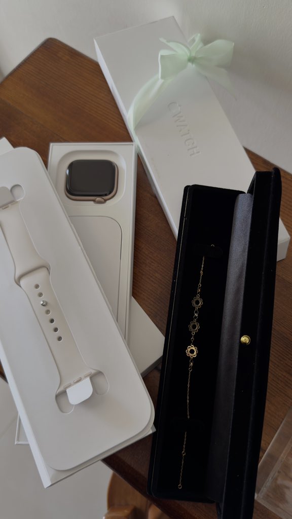 فَاطمة tweet media