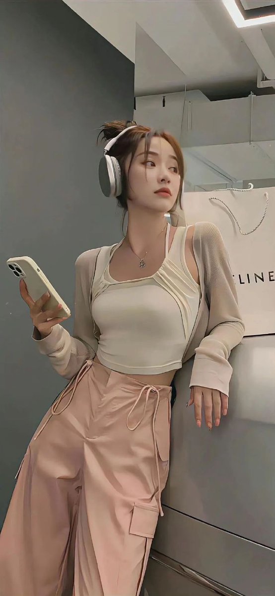 oobgh77389138's tweet image. Pause déjeuner au parc avec un sandwich tout simple. Le soleil, un livre et 30 minutes pour moi. Parfait.
#PauseMidi #VieSimple #PetitBonheur