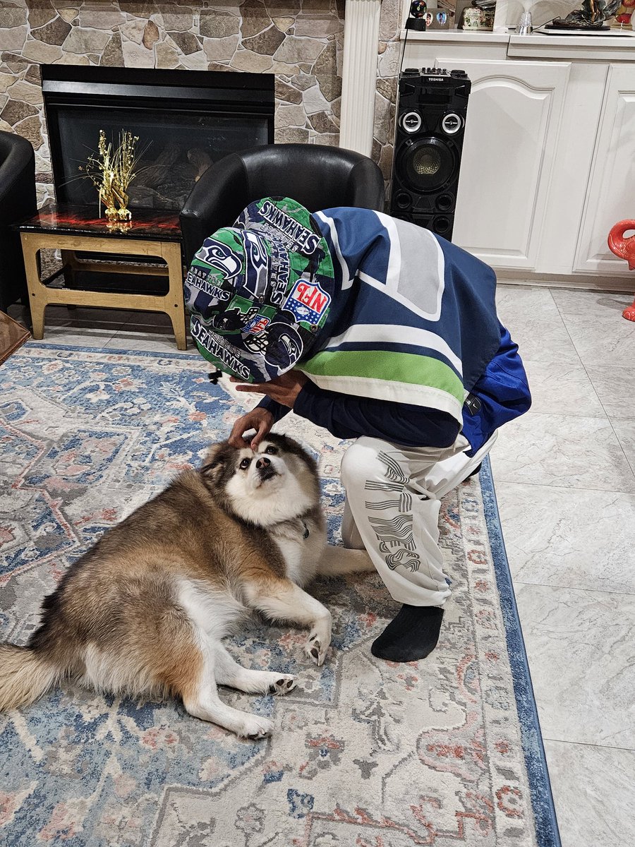 ProntoBeaver's tweet photo. God bless the #Seahawks 💙💚💙💚💙 SUPERBOWL LX CHAMPSSS https://t.co/bKZfSkcs5t