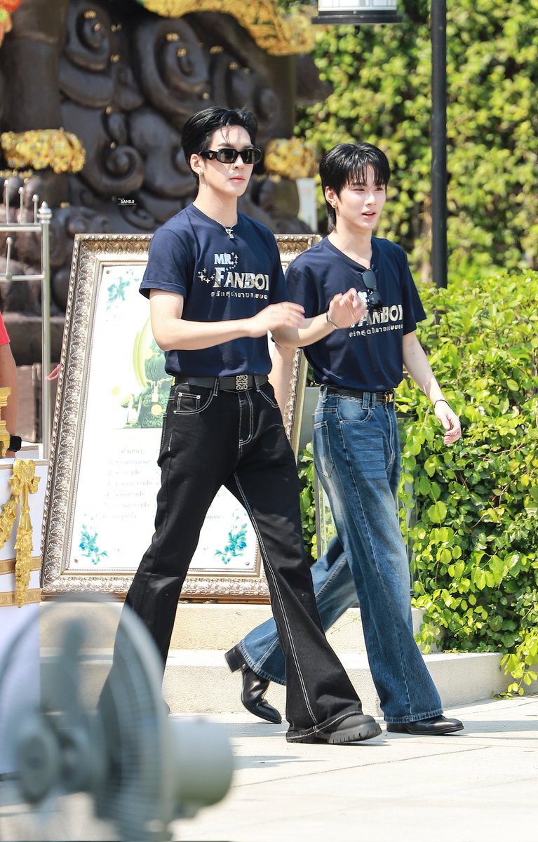 ฟังนะ  โคตรจะเหมาะสม   🤍🪽

Mr Fanboy Worship
#บวงสรวงรักสุดใจนายแฟนบอย