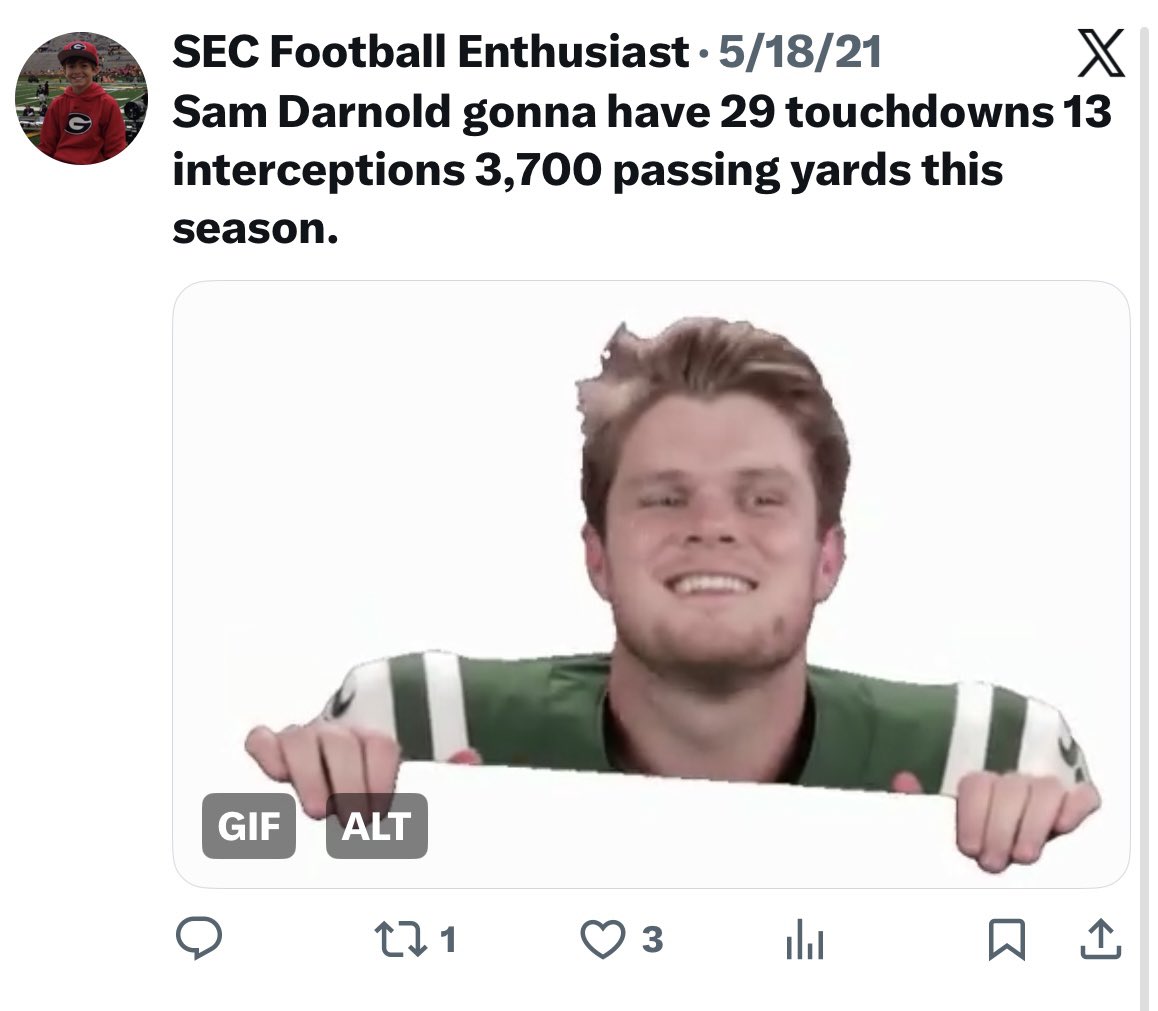 justgaelic's tweet photo. Sam Darnold the good ending: Super Bowl Champion https://t.co/s9V35iRR0v