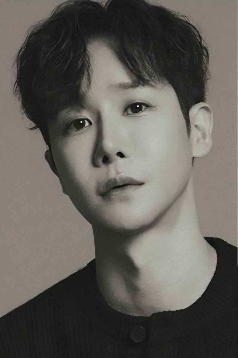 근데 진짜 너무 잘생겼네...
프로필 얼른주세요 현기증나니까😇