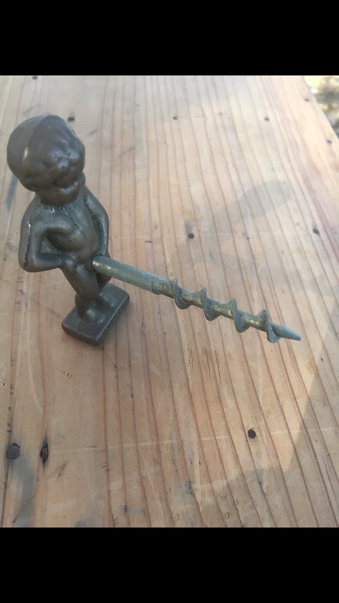 新入荷の小便小僧栓抜き兼コルク抜きなんだけど。 既視感あると思っ
