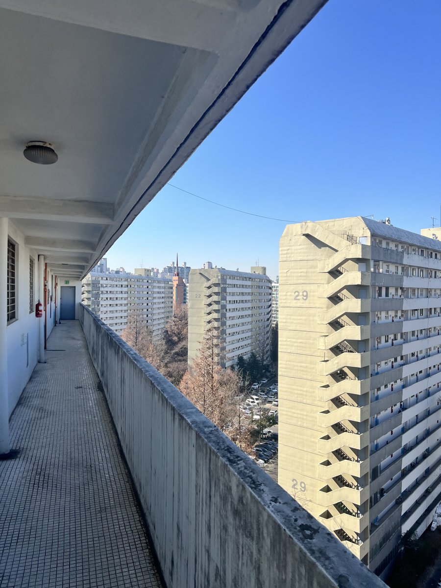 macbrion's tweet image. 은마아파트 
#은마아파트 #강남 #seoul 

1326