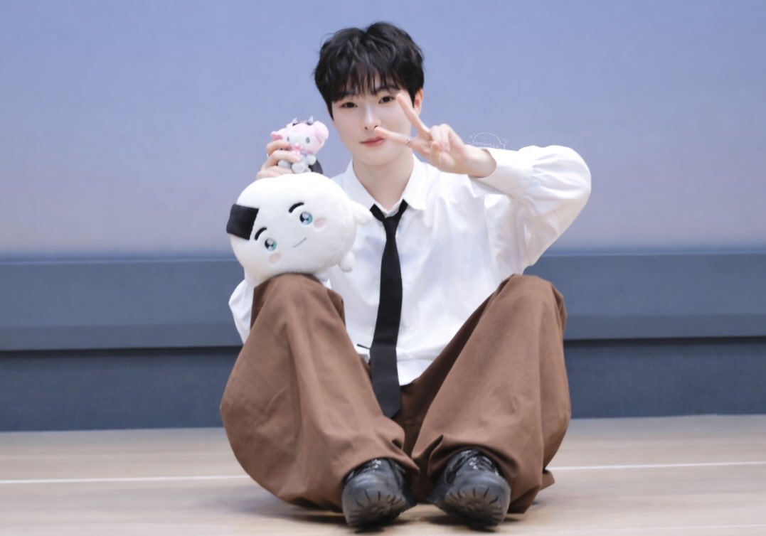 dearYSeo's tweet photo. -260118 

주먹밥 윤서(๑⃙⃘´༥`๑⃙⃘)

#비보이즈 #BEBOYS #YUNSEO #윤서 https://t.co/A7S9aLiPt7